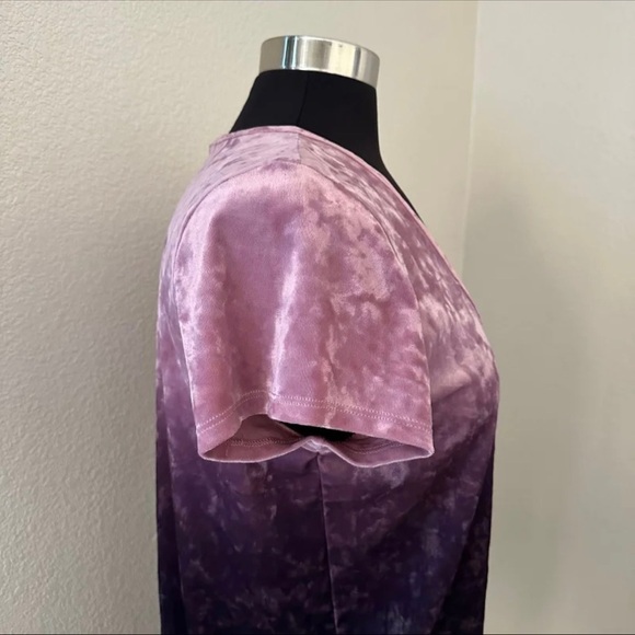 American Eagle Vintage Y2K halloween Pink Purple Ombré Velvet T
Shirt - Picture 4 of 10